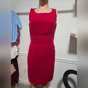 Elegant Red Sleeveless Midi Dress